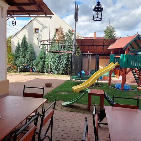 Gyulai Mesehaz Apartman מראה חיצוני תמונה