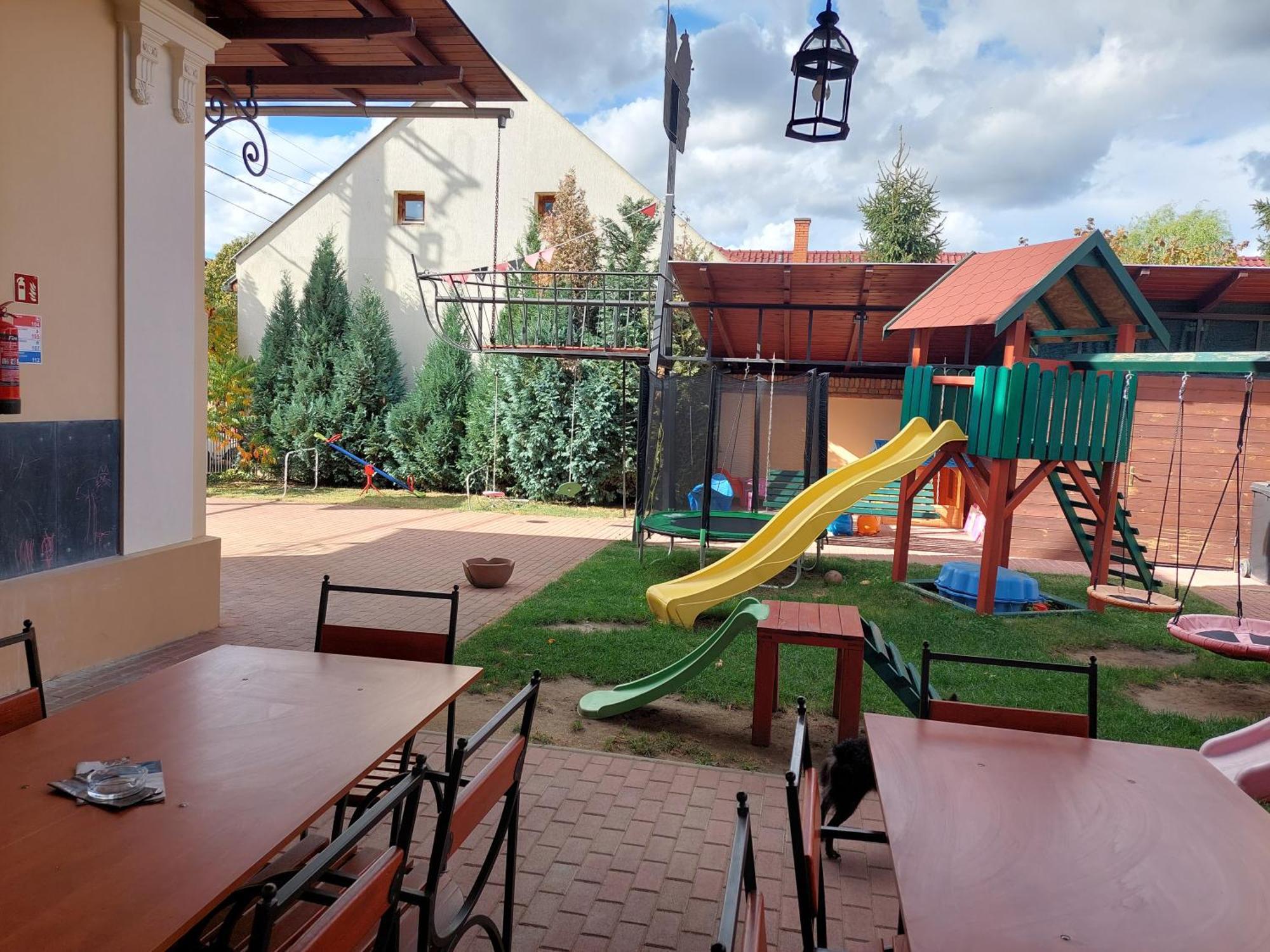 Gyulai Mesehaz Apartman מראה חיצוני תמונה