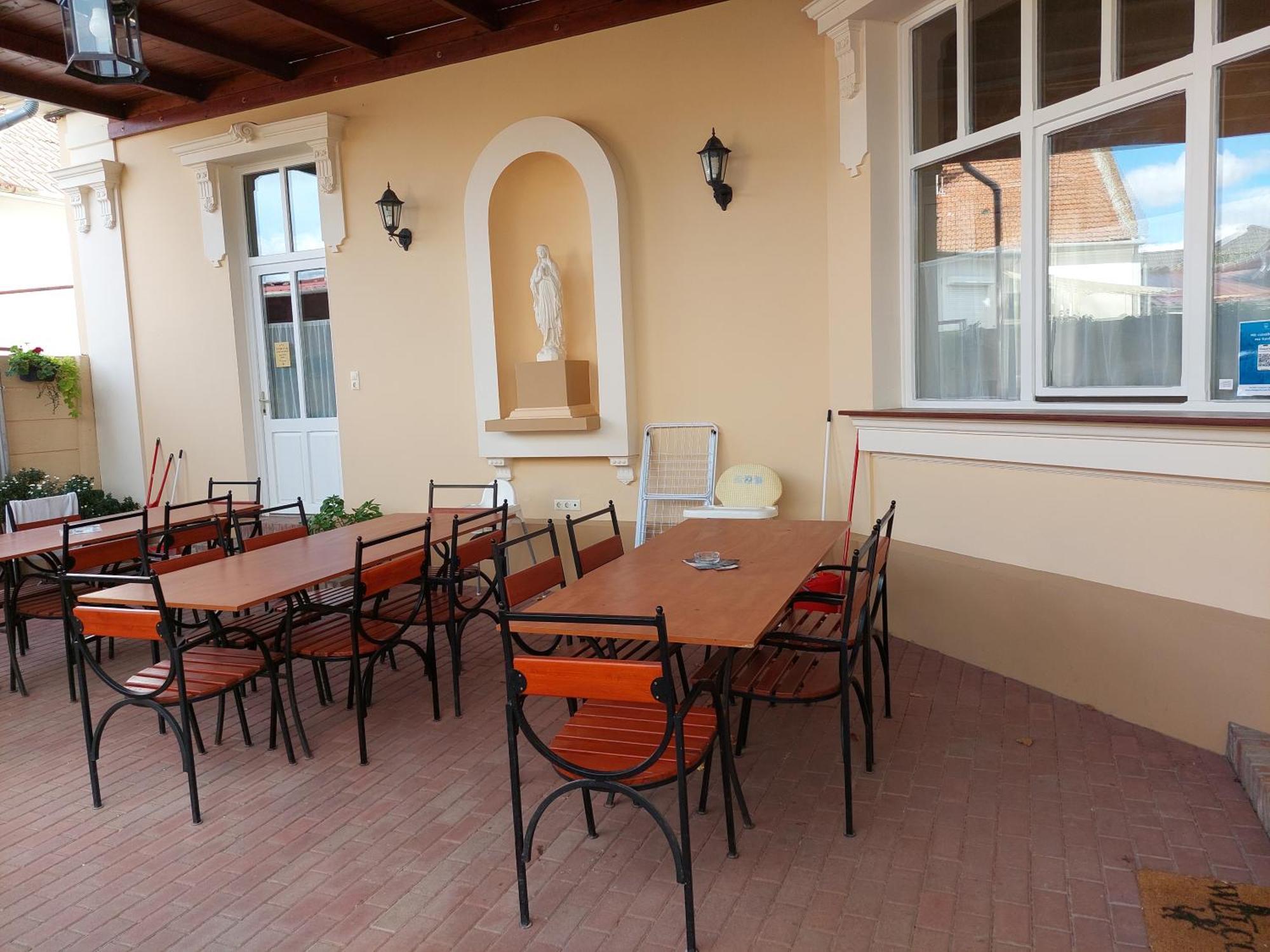 Gyulai Mesehaz Apartman מראה חיצוני תמונה