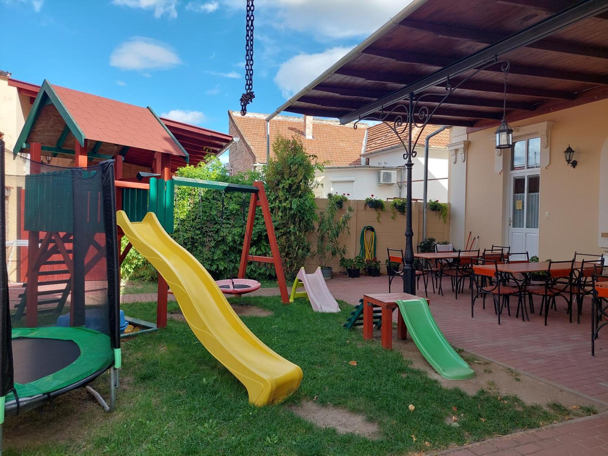 Gyulai Mesehaz Apartman מראה חיצוני תמונה