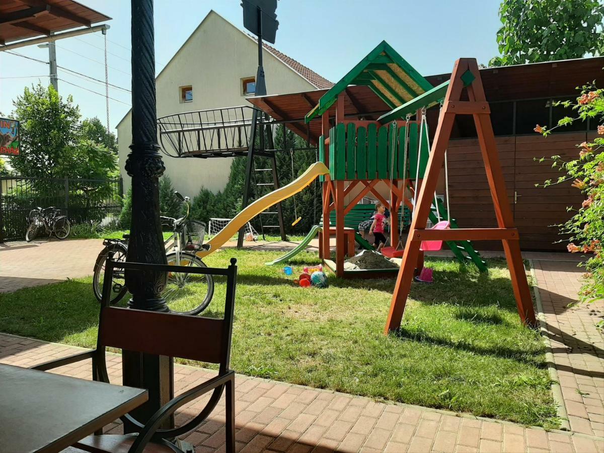 Gyulai Mesehaz Apartman מראה חיצוני תמונה