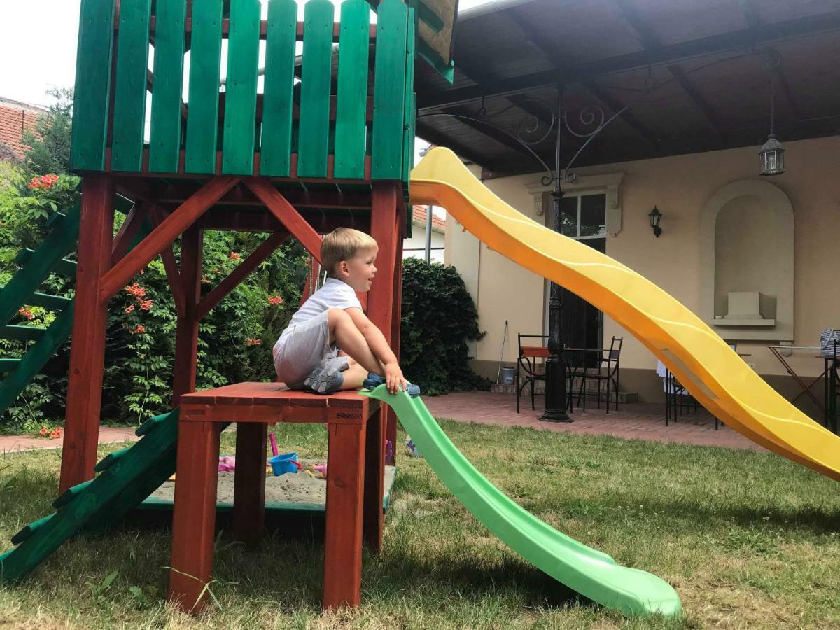 Gyulai Mesehaz Apartman מראה חיצוני תמונה