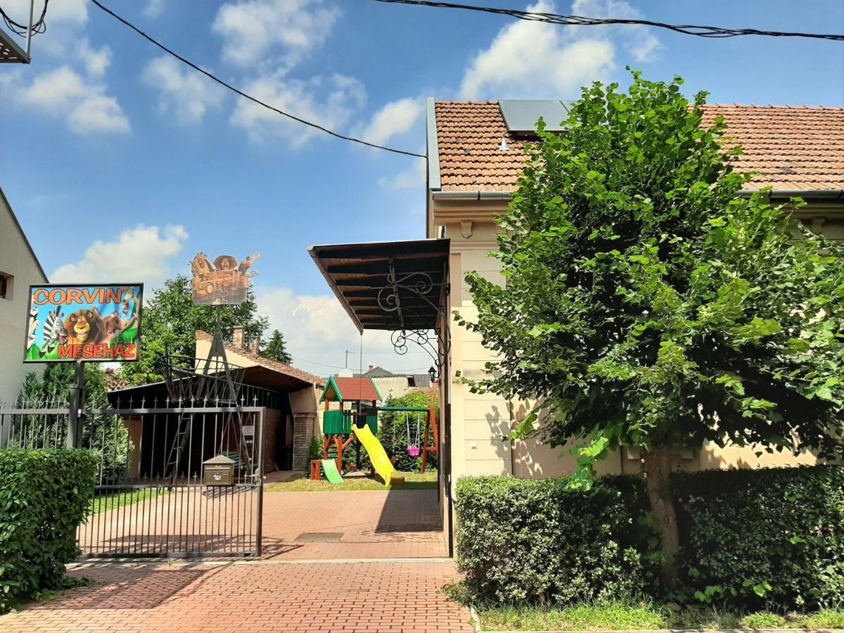 Gyulai Mesehaz Apartman מראה חיצוני תמונה